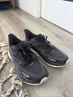 Hoka Clifton 9 Black Sneakers